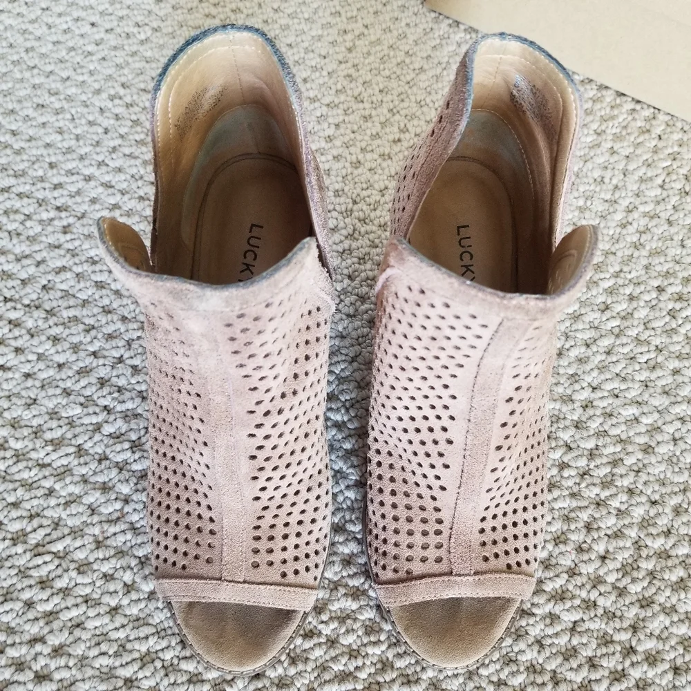 ❌️❌️SOLD❌️❌️Lucky Brand Larise Booties size 6.5 brown - Picture 6 of 12
